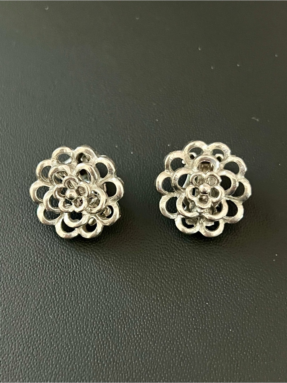 Vintage Lisner Flower Clip on Earrings
